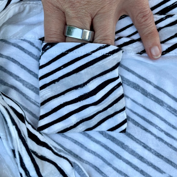 Dakini Faux Wrap Knee Length White Black/Gray Striped Skirt Size Large - Picture 8 of 13